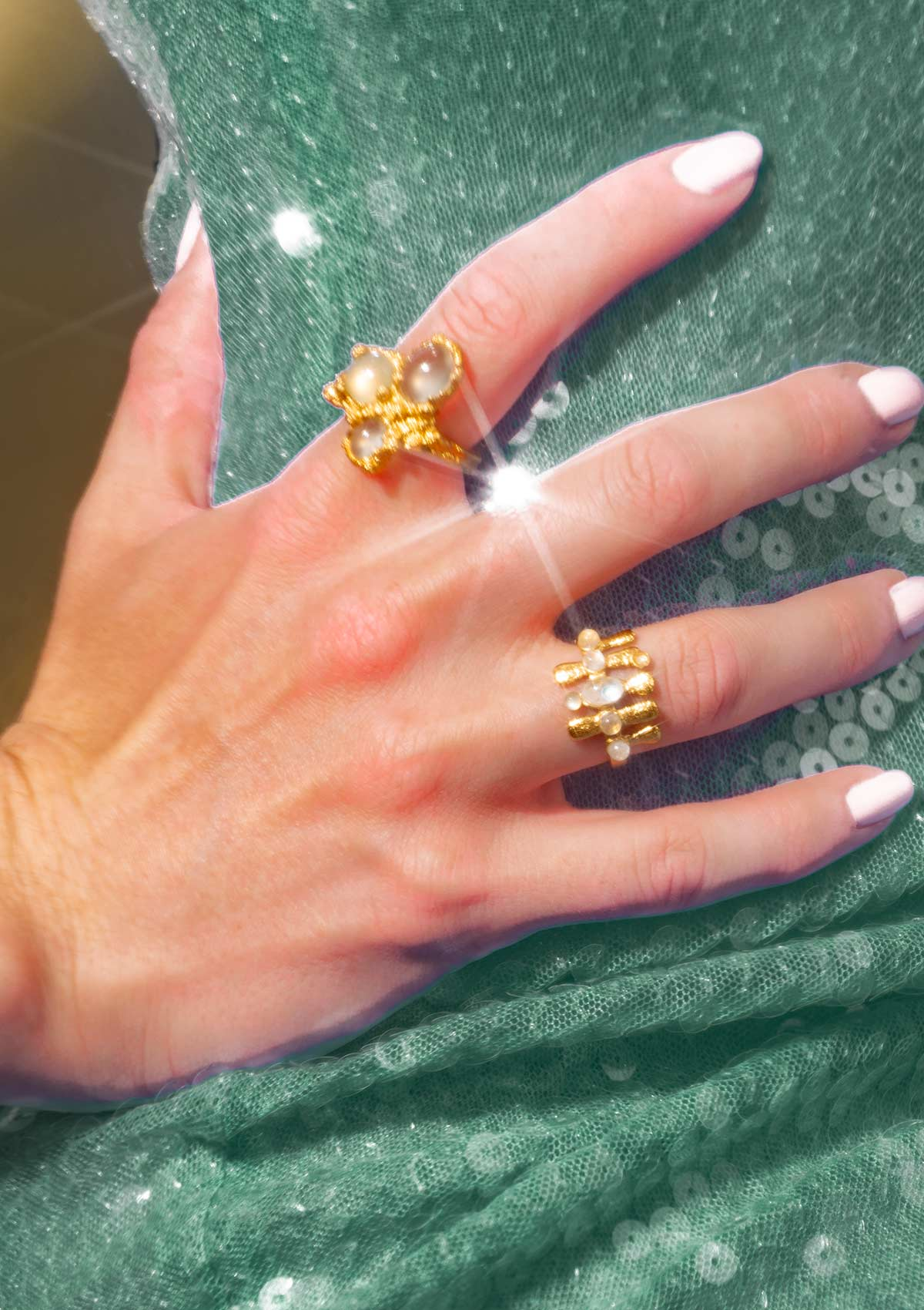 MOONSHINE BAY RING MÅNESTEN MOONSTONE FORGYLDT