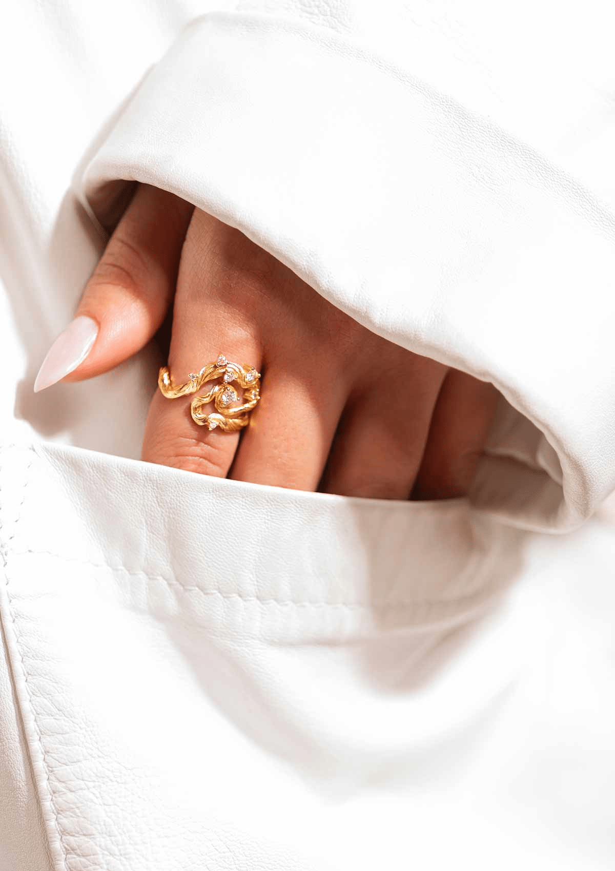 AURUM ROOTS RING HVID FORGYLDT