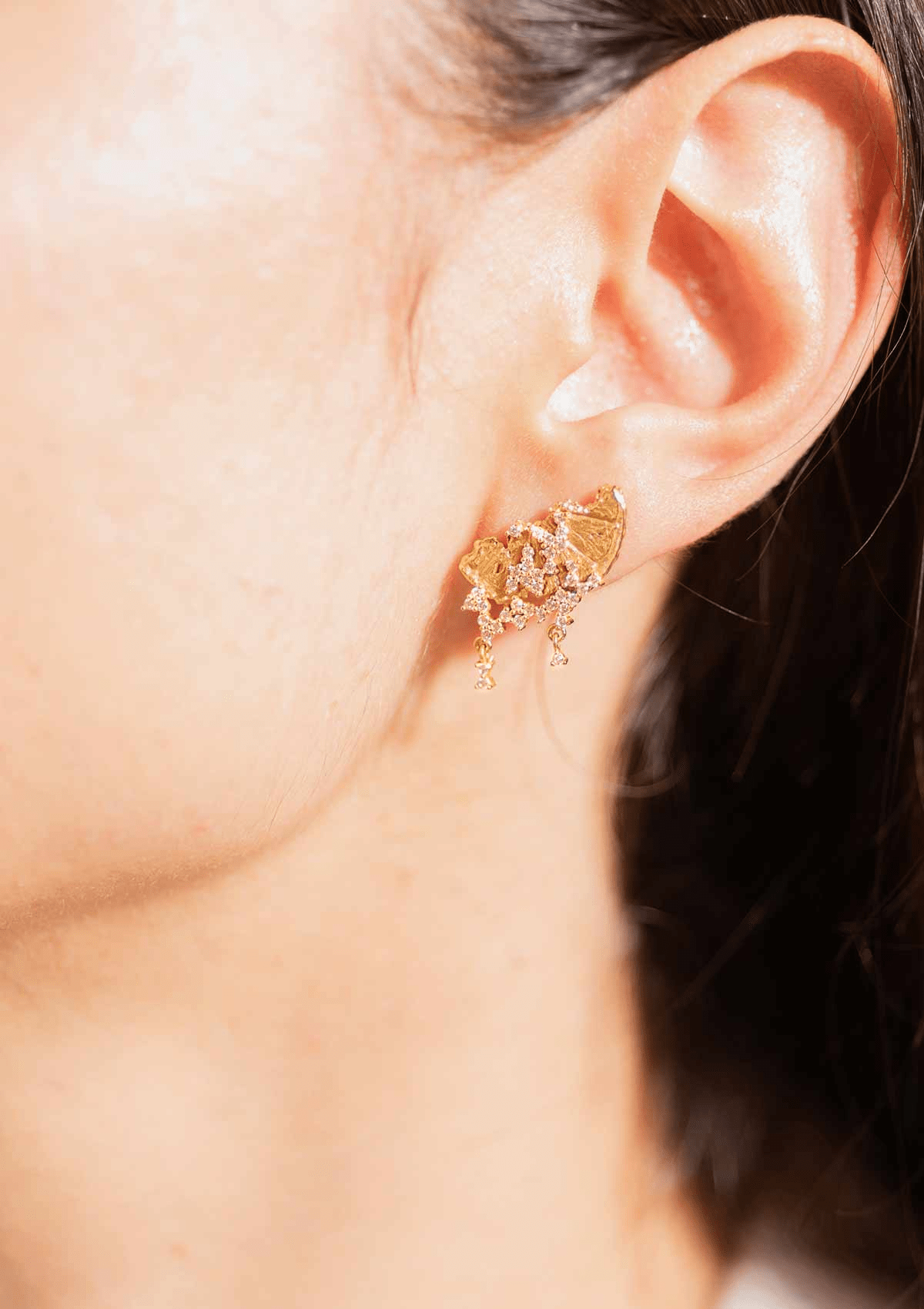 DEWDROP ZEST ØRERINGE LYSEGUL FORGYLDT